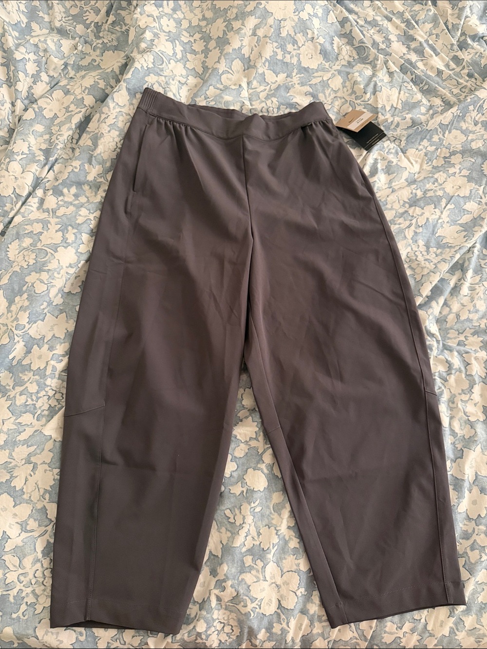 Nike woman pants